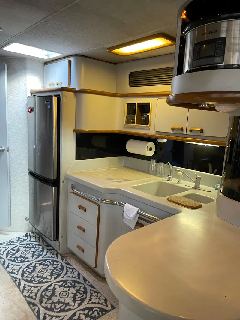 Slide: The Image of 50 Sea Ray Sundancer - 19