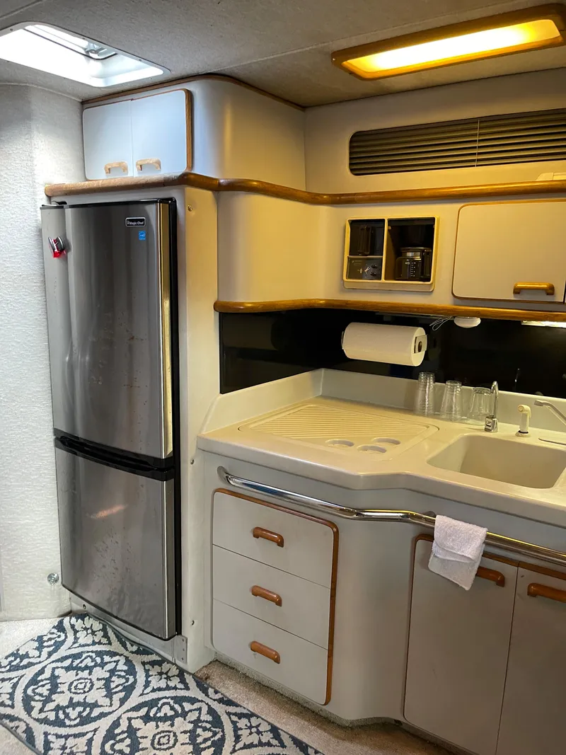 Slide: The Image of 50 Sea Ray Sundancer - 20