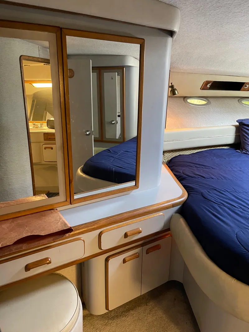 Slide: The Image of 50 Sea Ray Sundancer - 25