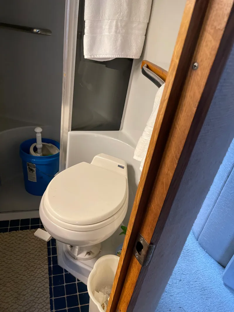 Slide: The Image of 50 Sea Ray Sundancer - 29