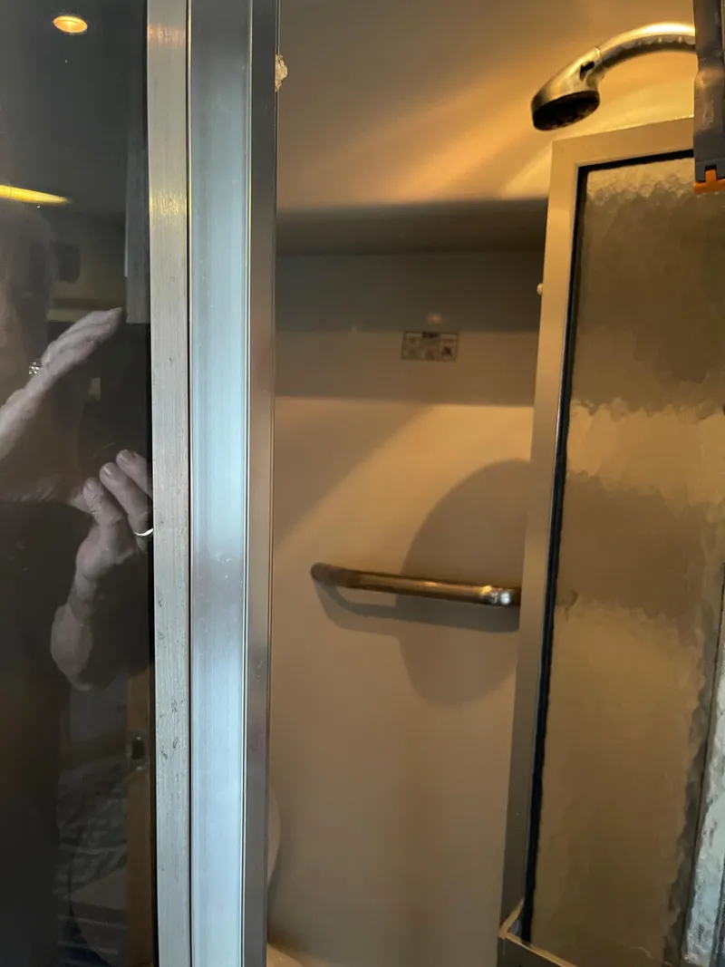 Slide: The Image of 50 Sea Ray Sundancer - 34