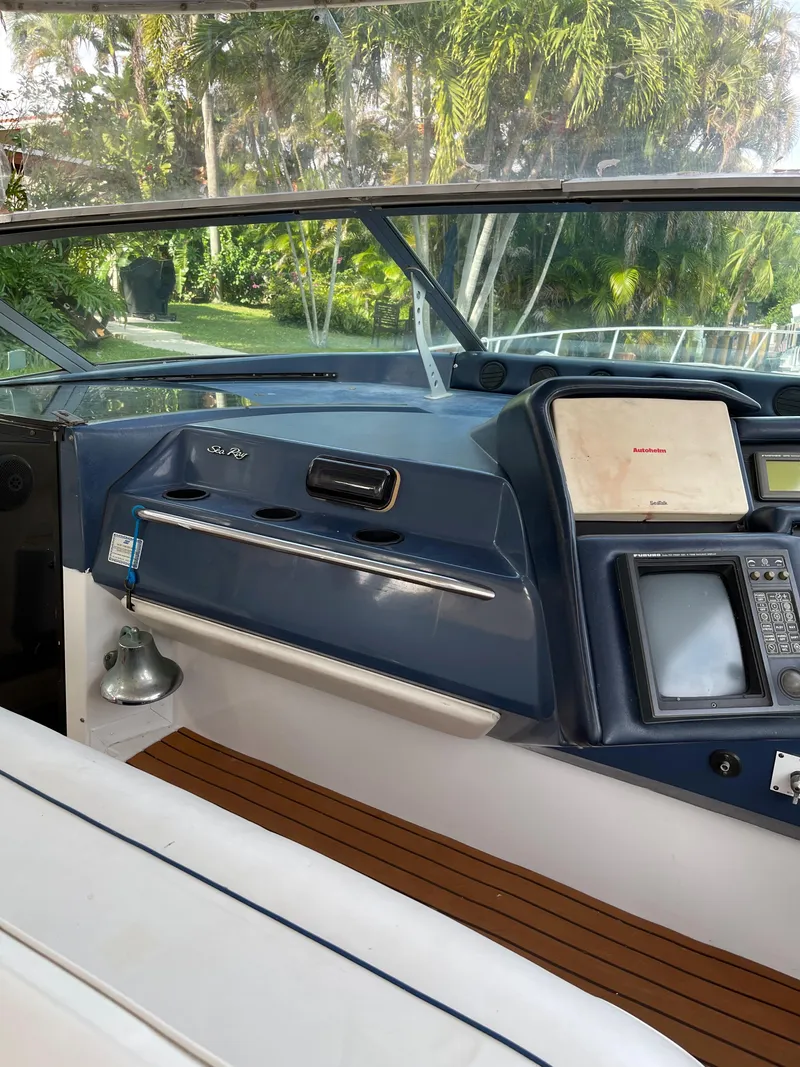 Slide: The Image of 50 Sea Ray Sundancer - 6