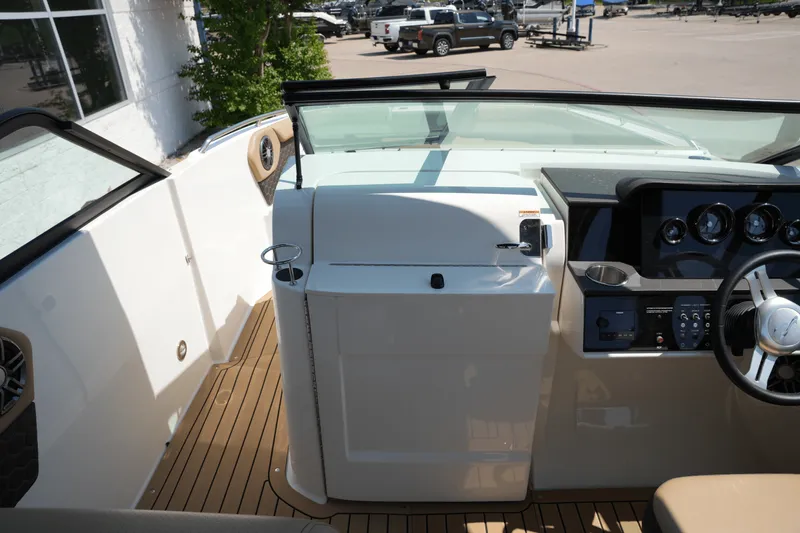 Slide: The Image of Sea Ray SDX 250 2022 - 14