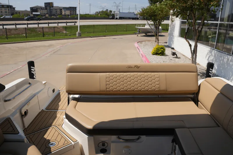 Slide: The Image of Sea Ray SDX 250 2022 - 6