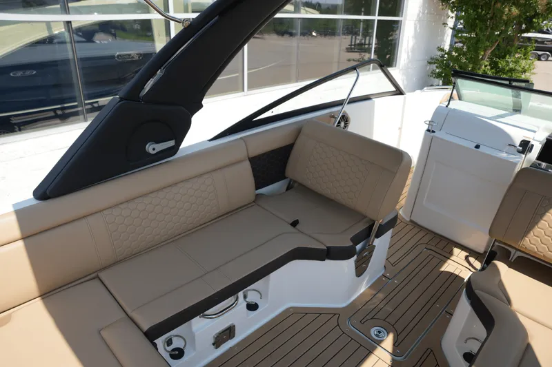 Slide: The Image of Sea Ray SDX 250 2022 - 7