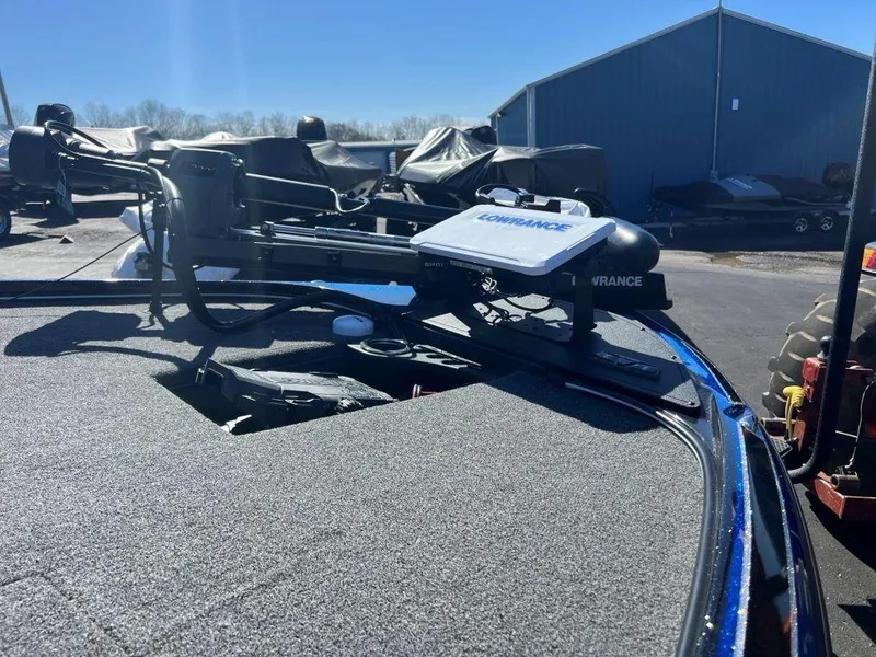 Slide: The Image of 2023 Nitro Z20 Pro boat with Lowrance equipment on deck. - 10