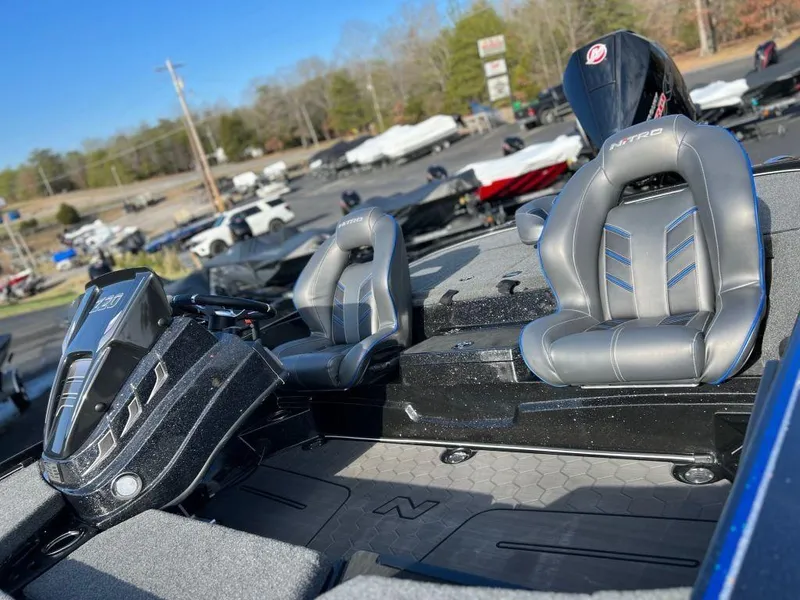 Slide: The Image of 2023 Nitro Z20 Pro boat with dual seats and modern dashboard. - 6