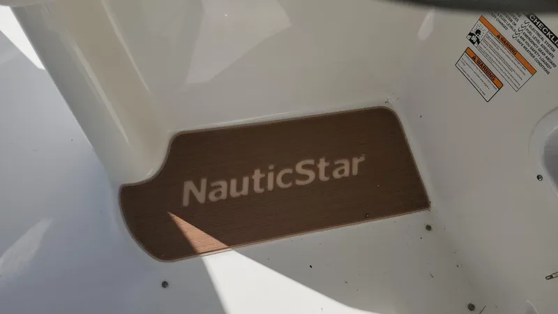 Slide: The Image of NauticStar 243DC Sport Deck 2017 - 57