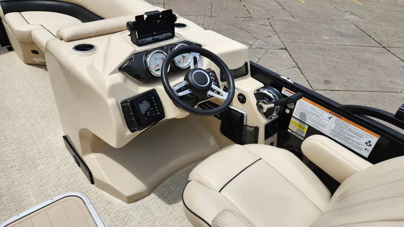 Slide: The Image of Barletta E22Q 2019 - 31