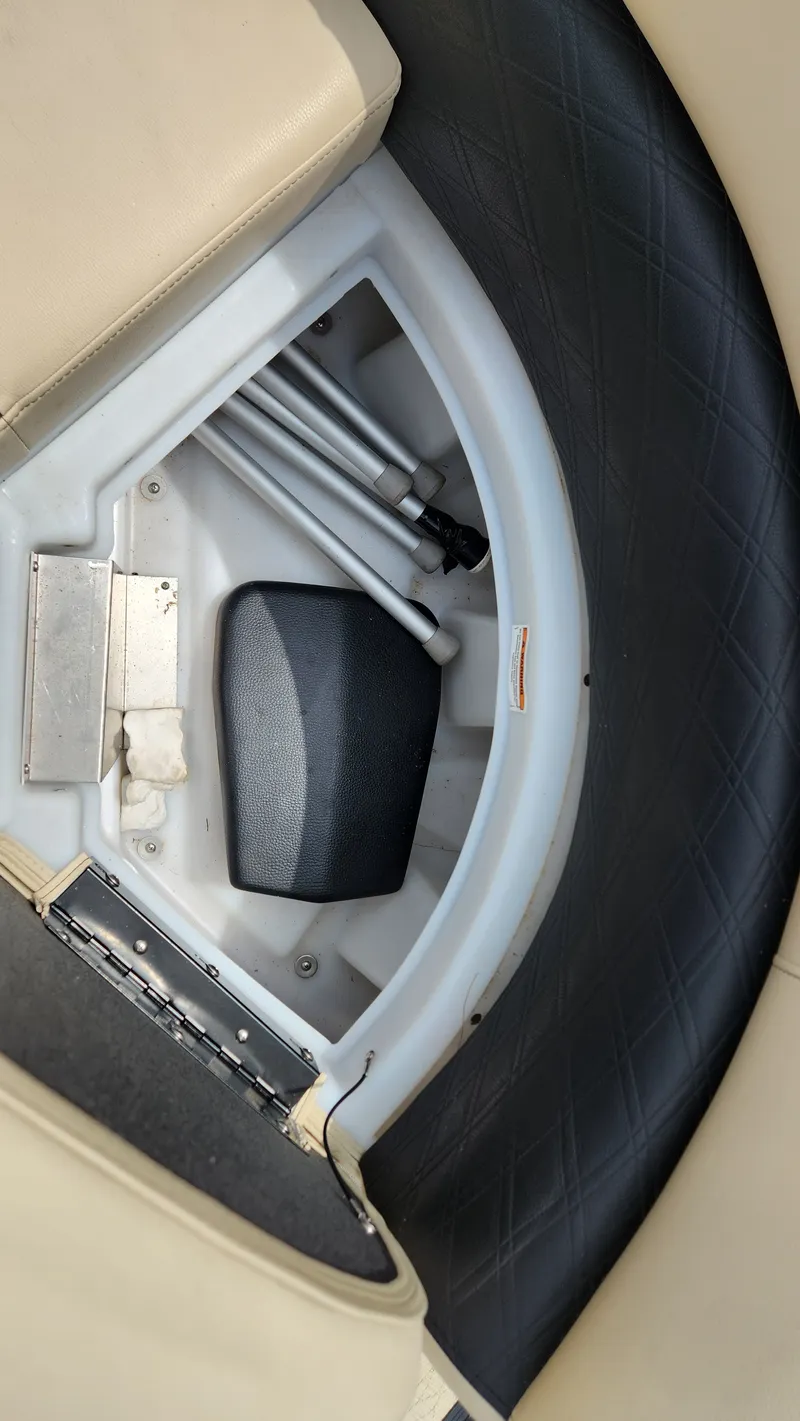 Slide: The Image of Barletta E22Q 2019 - 25