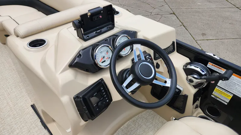 Slide: The Image of Barletta E22Q 2019 - 35