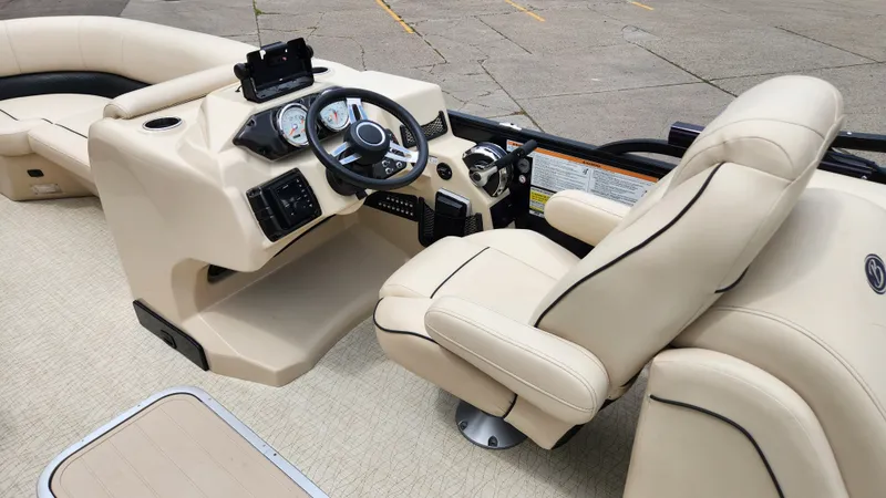 Slide: The Image of Barletta E22Q 2019 - 51