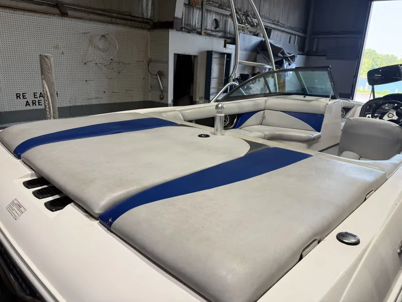 Slide: The Image of Moomba OUTBACK V 2010 - 11