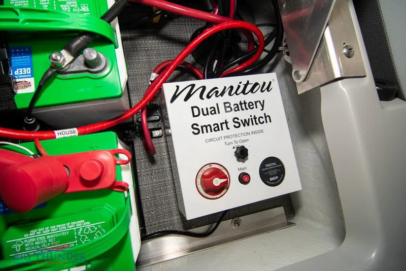 Slide: The Image of Manitou 25 Oasis SR SHP 2022 dual battery smart switch system. - 45