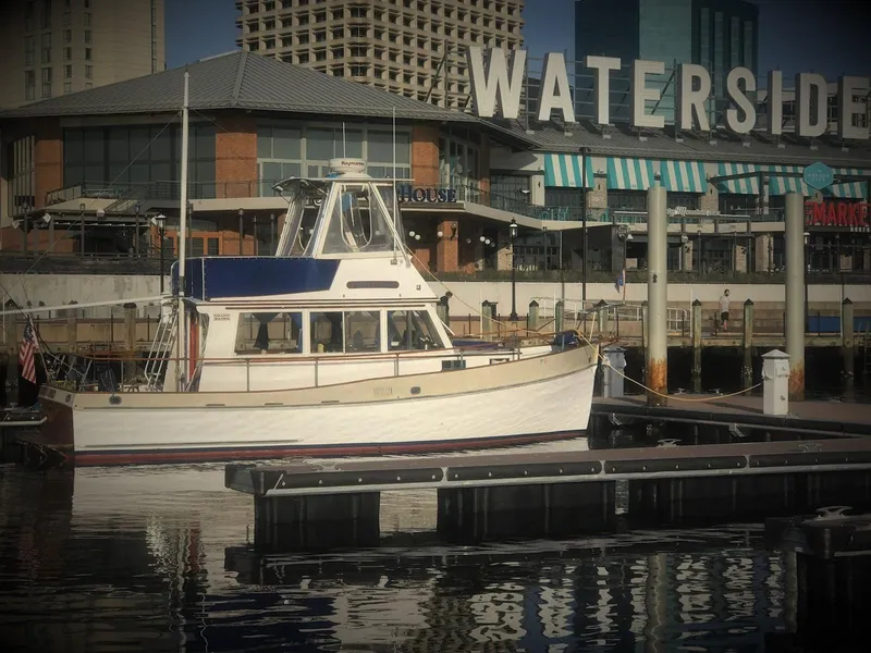 The Image of Grand Banks 32 Sedan 1970 - 0