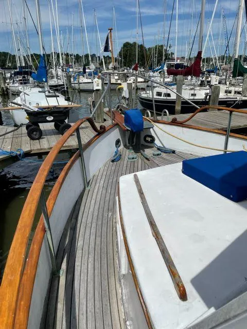 Slide: The Image of Grand Banks 32 Sedan 1970 - 5