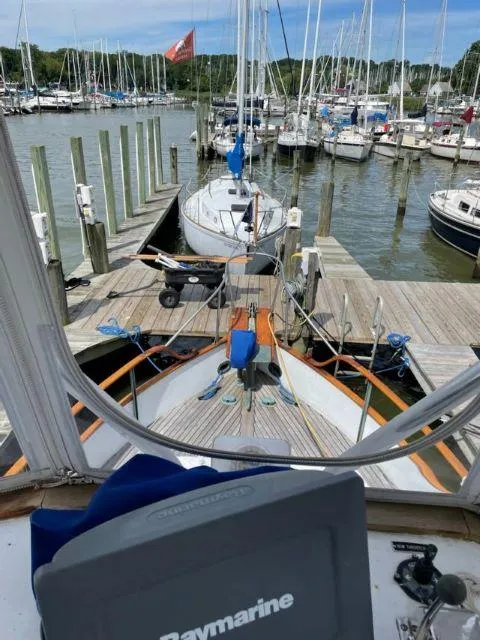 Slide: The Image of Grand Banks 32 Sedan 1970 - 7