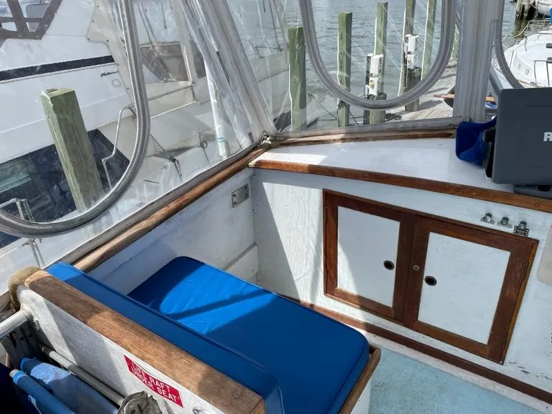 Slide: The Image of Grand Banks 32 Sedan 1970 - 8