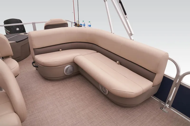 Slide: The Image of Bass Buggy 18 DLX - 44