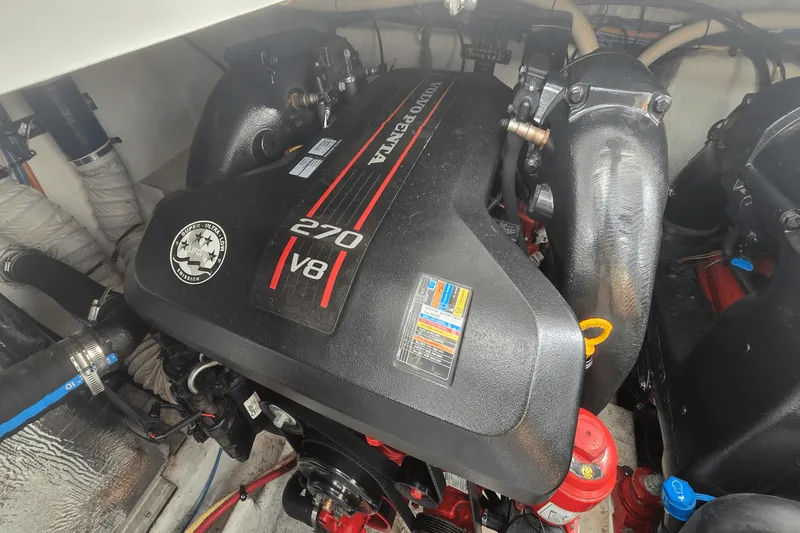 Slide: The Image of Cruisers 310 EXPRESS 2014 - 11