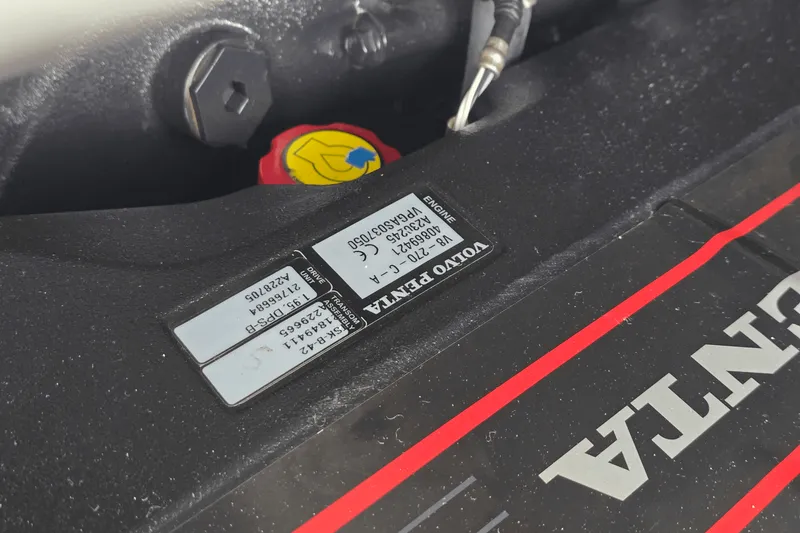 Slide: The Image of Cruisers 310 EXPRESS 2014 - 14