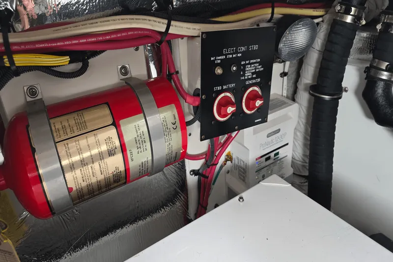 Slide: The Image of Cruisers 310 EXPRESS 2014 - 15