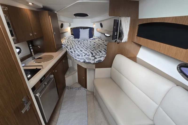 Slide: The Image of Cruisers 310 EXPRESS 2014 - 24