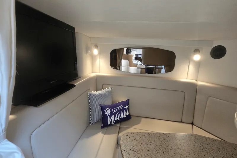 Slide: The Image of Cruisers 310 EXPRESS 2014 - 30