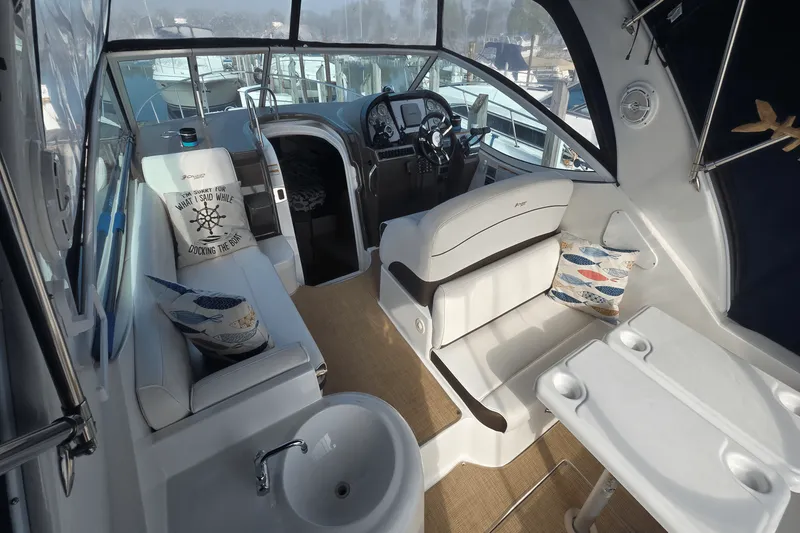 Slide: The Image of Cruisers 310 EXPRESS 2014 - 4