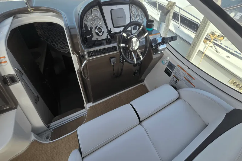 Slide: The Image of Cruisers 310 EXPRESS 2014 - 19