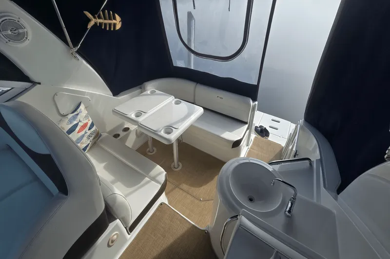 Slide: The Image of Cruisers 310 EXPRESS 2014 - 9