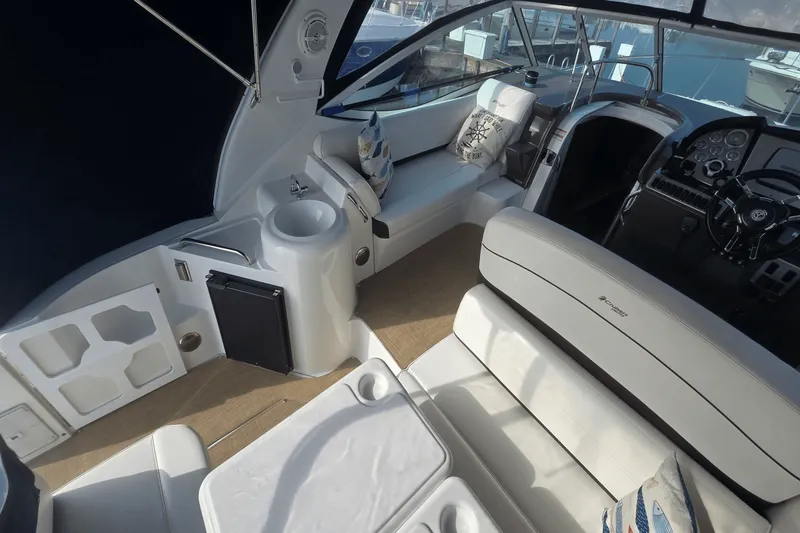 Slide: The Image of Cruisers 310 EXPRESS 2014 - 18