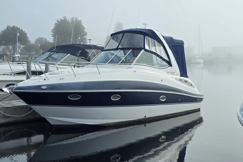 The Image of Cruisers 310 EXPRESS 2014 - 0