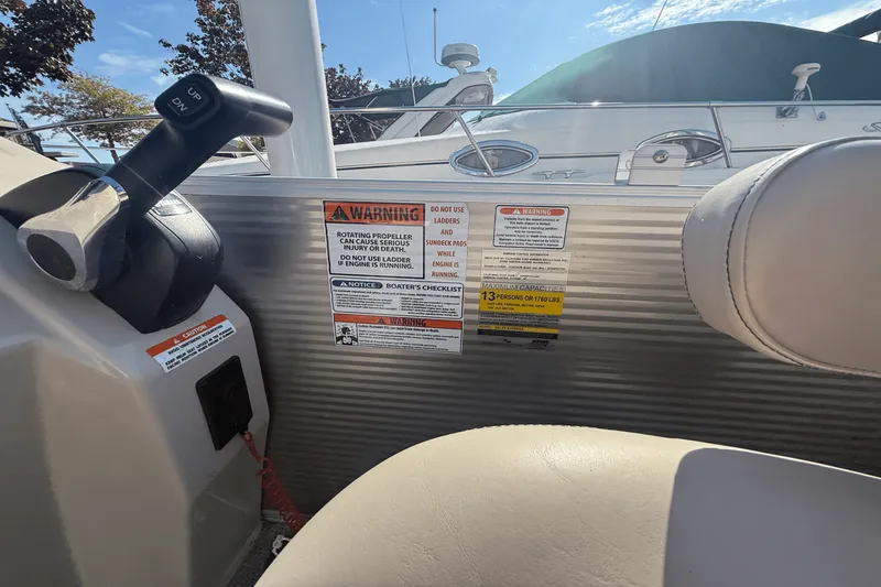 Slide: The Image of Bennington S22 TRITOON 2019 - 10