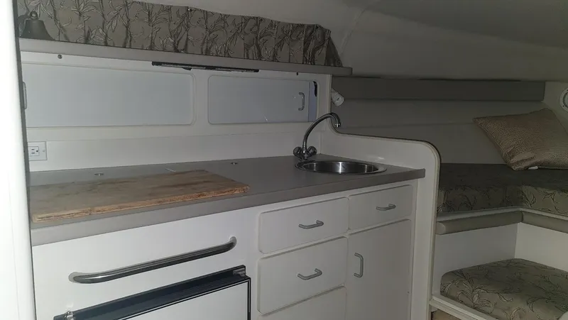 Slide: The Image of Interior of 1995 Carver 528 Montego yacht. - 17