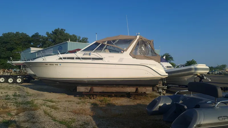 The Image of 1995 Carver 528 Montego boat on a dry dock. - 0