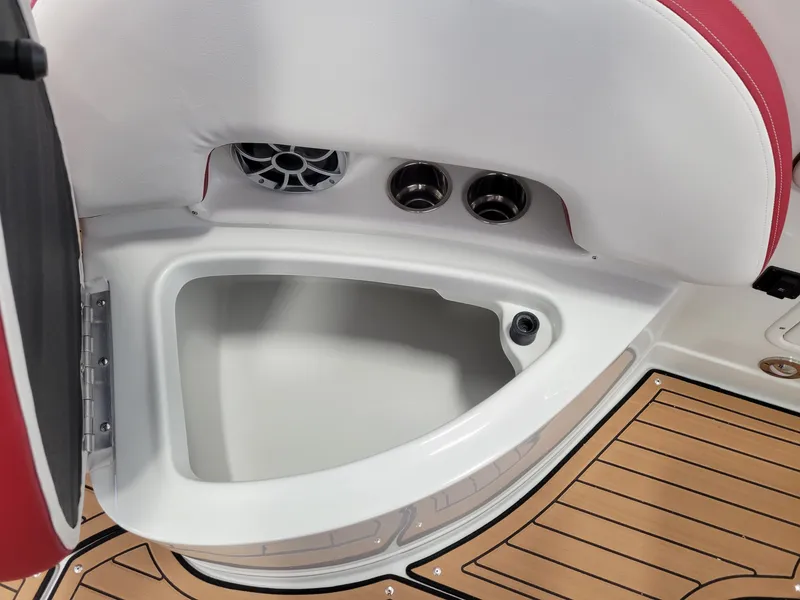 Slide: The Image of Crownline Boats E 255 2023 - 34