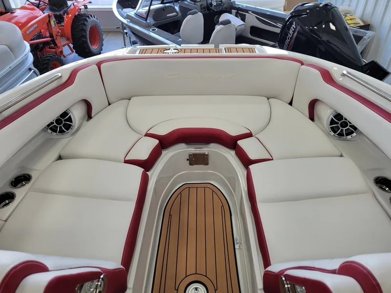 Slide: The Image of Crownline Boats E 255 2023 - 9