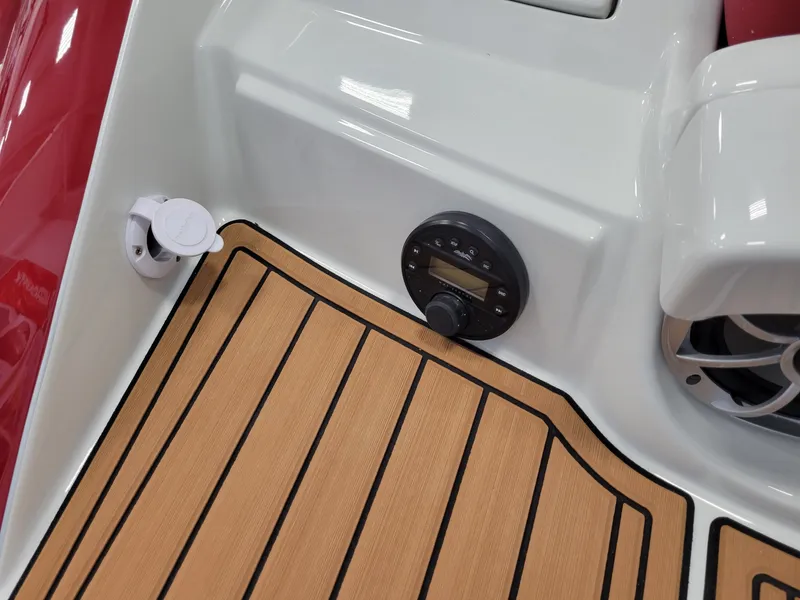 Slide: The Image of Crownline Boats E 255 2023 - 41