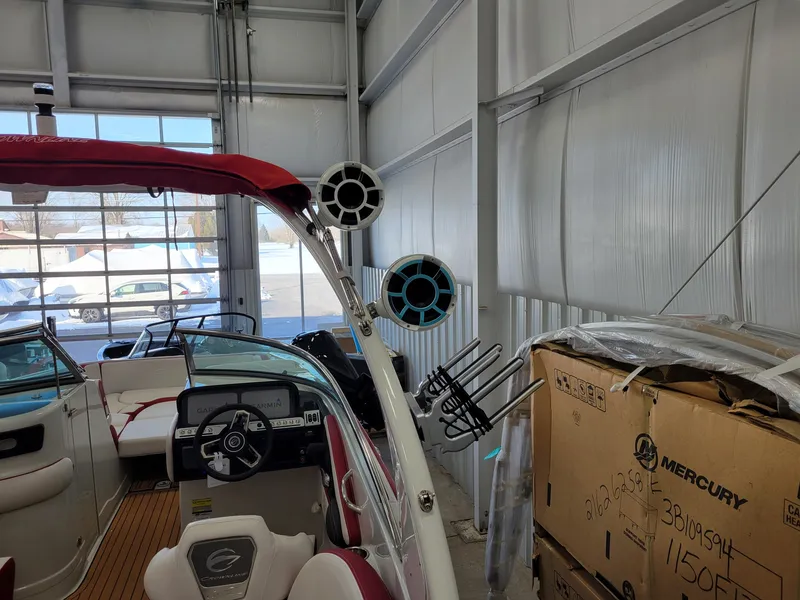 Slide: The Image of Crownline Boats E 255 2023 - 46