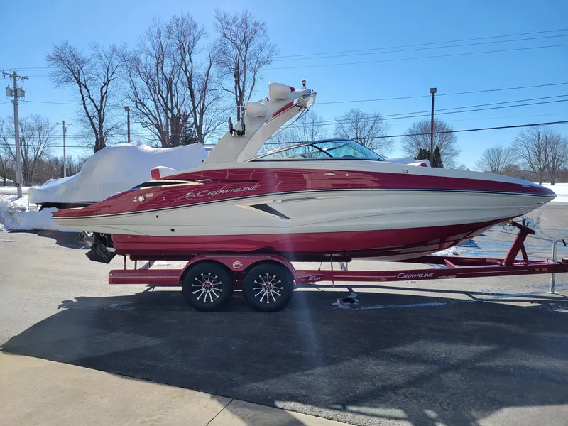 Slide: The Image of Crownline Boats E 255 2023 - 2