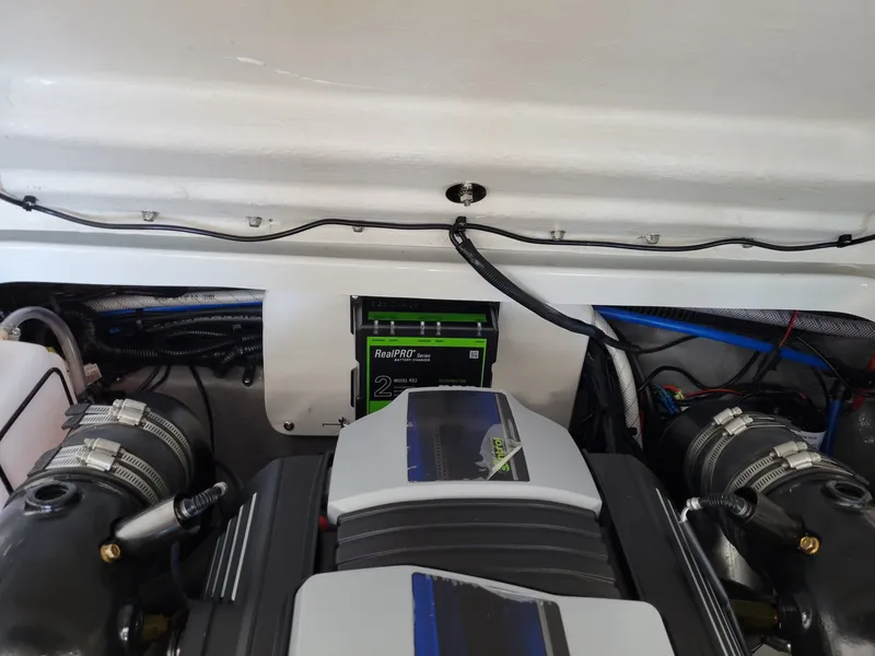 Slide: The Image of Crownline Boats E 255 2023 - 49