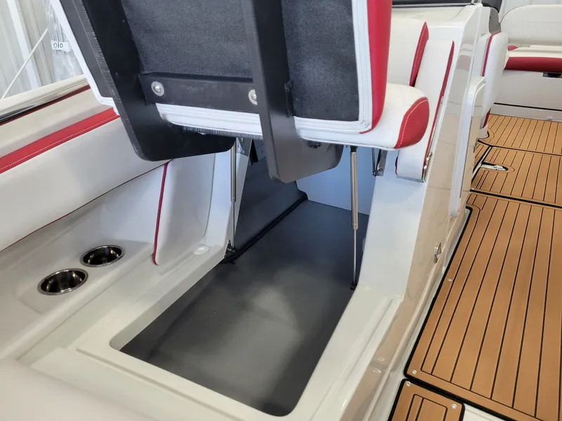 Slide: The Image of Crownline Boats E 255 2023 - 14