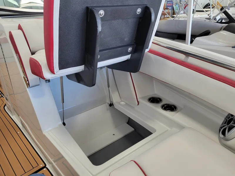Slide: The Image of Crownline Boats E 255 2023 - 15