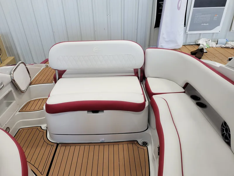 Slide: The Image of Crownline Boats E 255 2023 - 32
