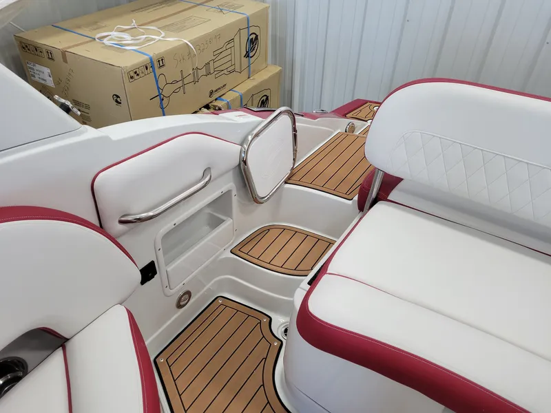 Slide: The Image of Crownline Boats E 255 2023 - 36