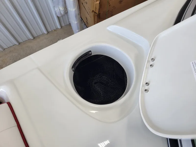 Slide: The Image of Crownline Boats E 255 2023 - 38