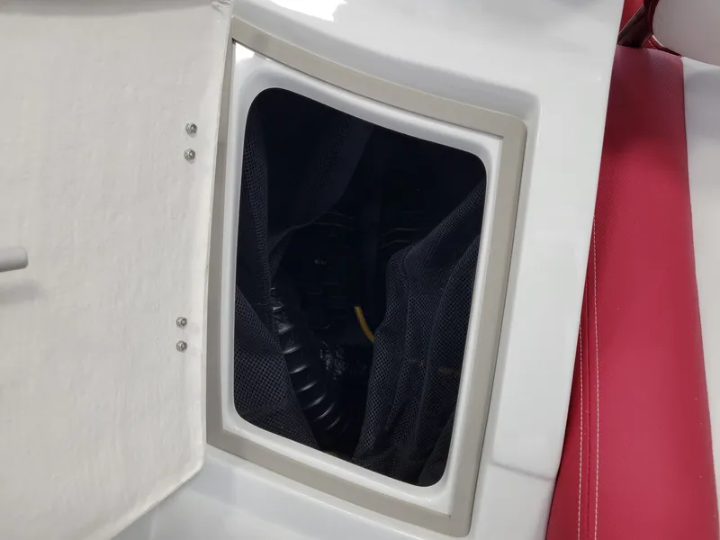 Slide: The Image of Crownline Boats E 255 2023 - 42