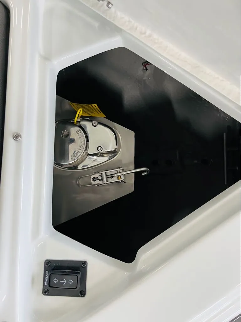 Slide: The Image of Crownline Boats 280SS 2023 - 9