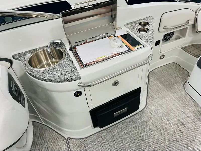 Slide: The Image of Crownline Boats 280SS 2023 - 4
